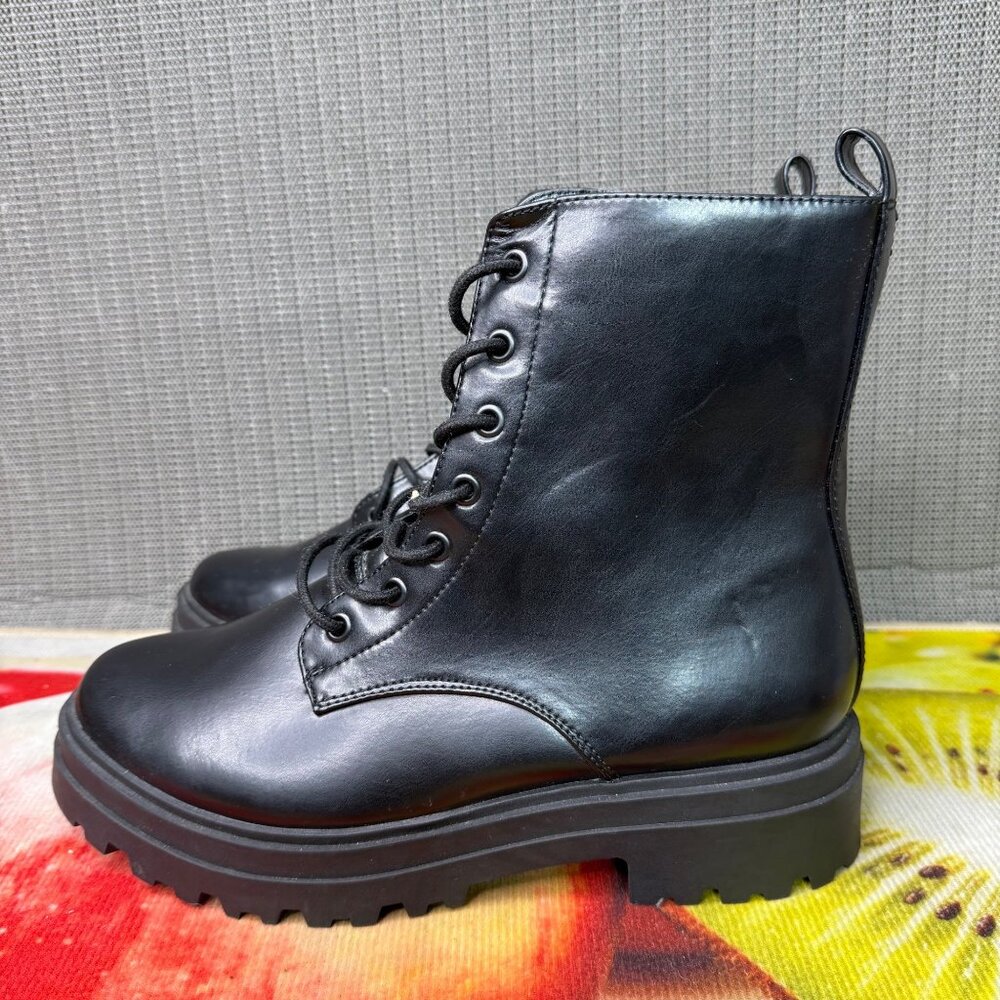 A New Day Womens Size 9 Black Combat Boots With Zipper & Lace-Up Closure